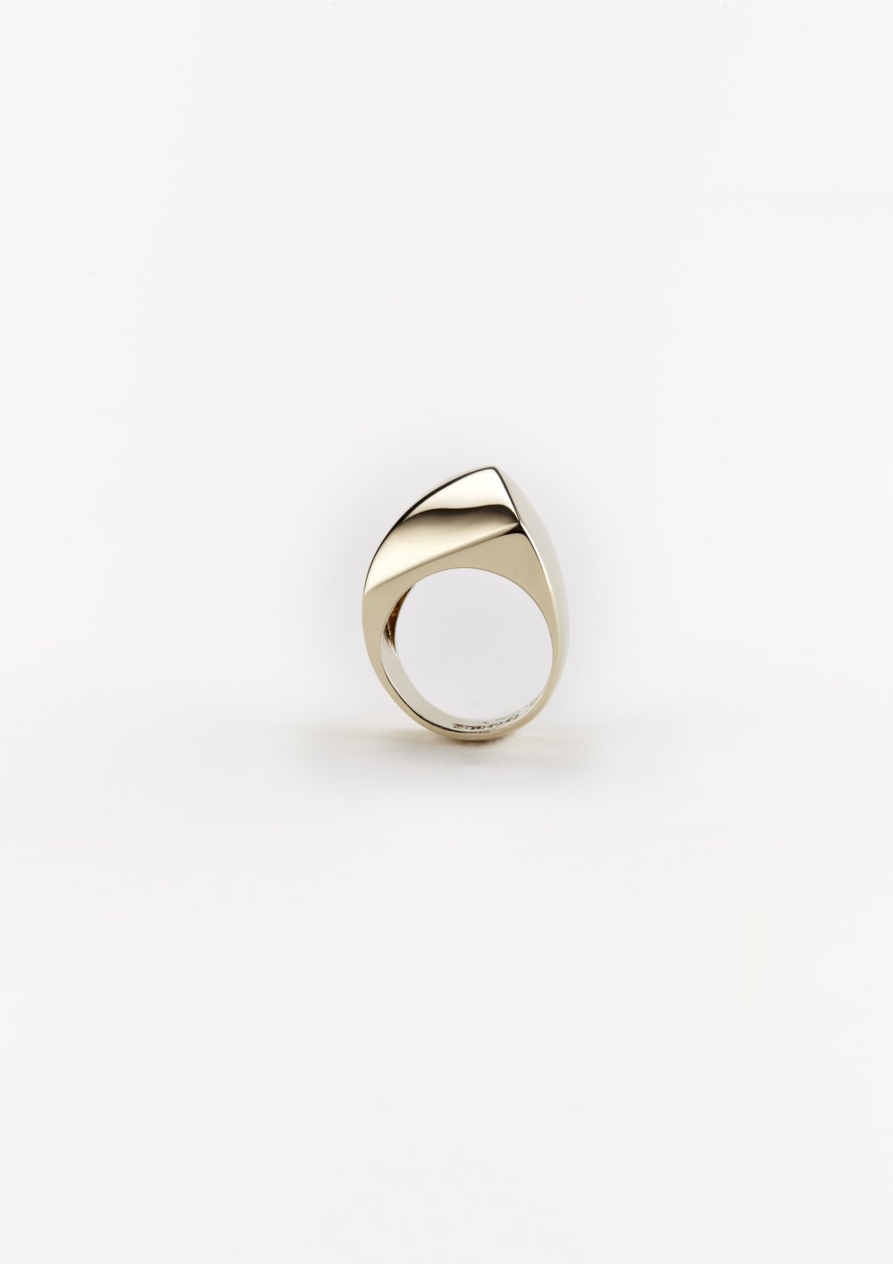 golden stone collection stone 27 sculptural diamond ring in gold silver hand polished shine xeniabousjewellery